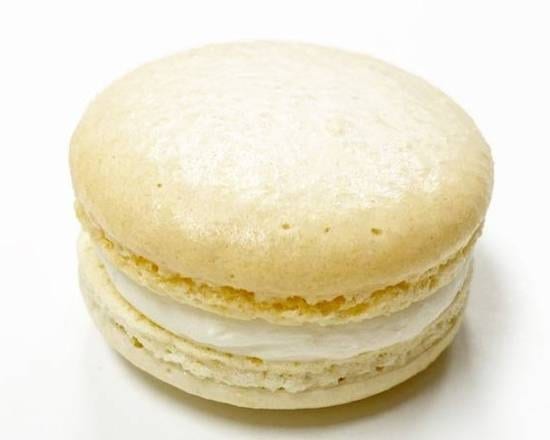 Vanilla Macaron.