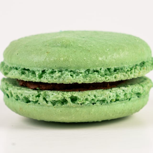 Dubai Chocolate Macaron.